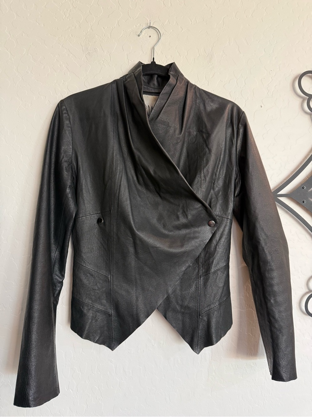 BB DAKOTA Real Leather Draped Asymmetrical Wrap Jacket Black Small EUC